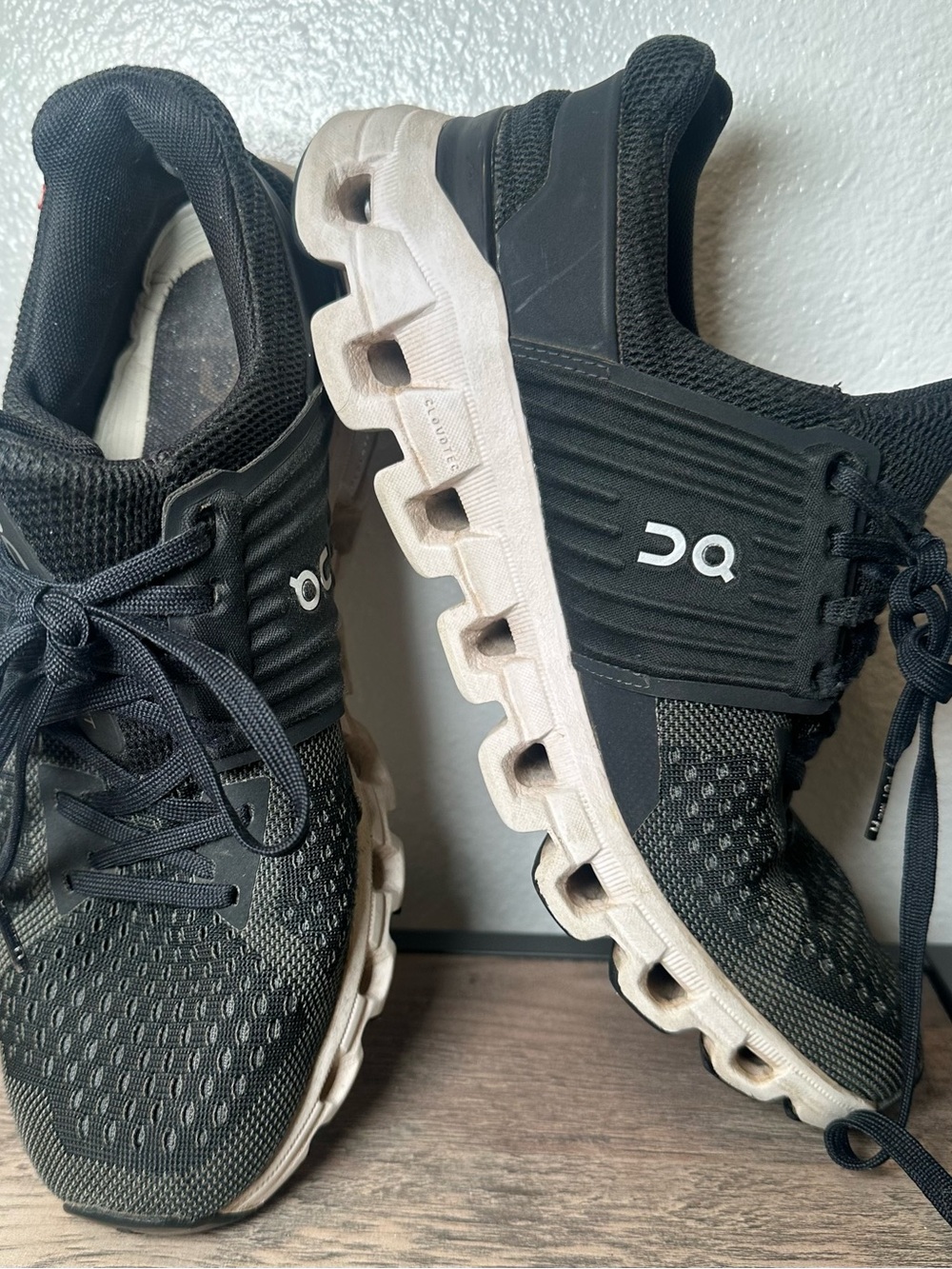 On Running Women’s 6.5 Black White CloudTec Running Shoes Sneakers